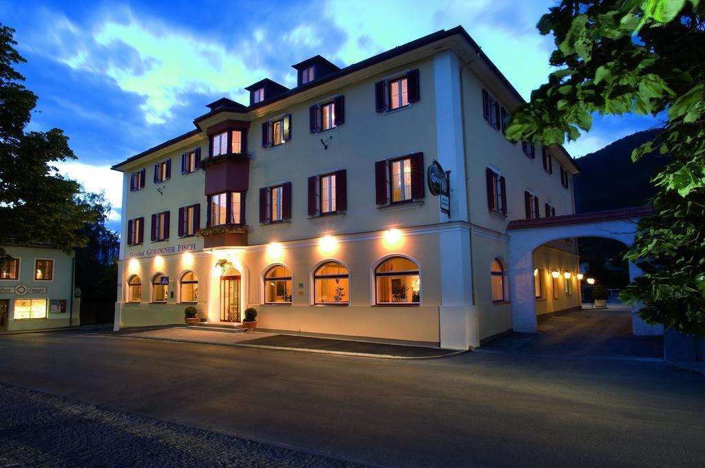 Gasthof Goldener Fisch Lienz Exterior foto